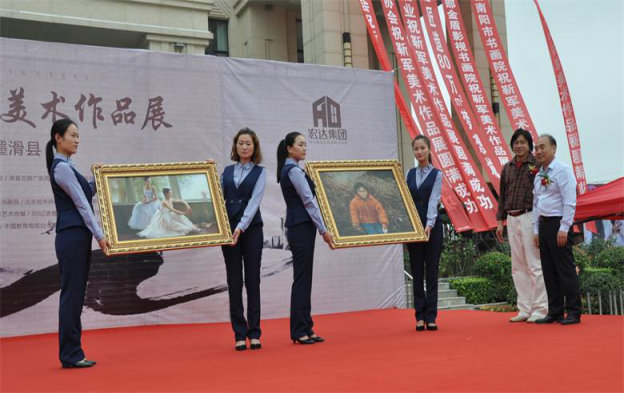 圓夢(mèng)路上——靳軍美術(shù)作品展在滑縣舉辦