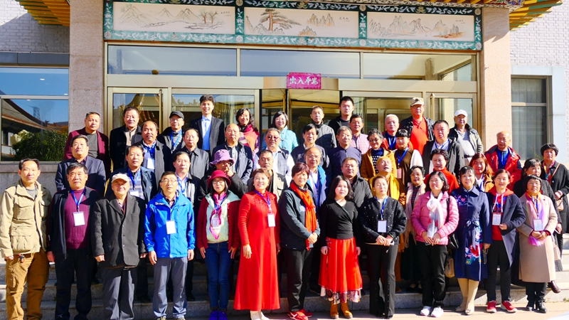 中國文藝名家五臺(tái)山藝術(shù)之旅暨全國優(yōu)秀文藝作品征評(píng)頒獎(jiǎng)典禮在五臺(tái)山舉行