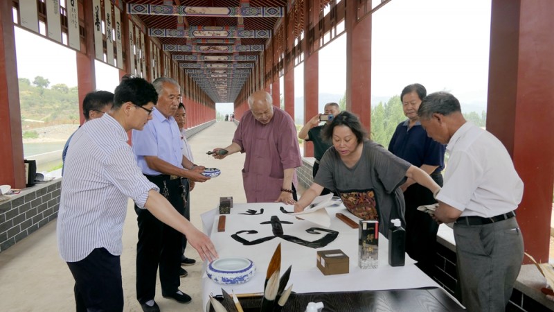 任家莊：小山村舉辦全球善文化書(shū)畫展