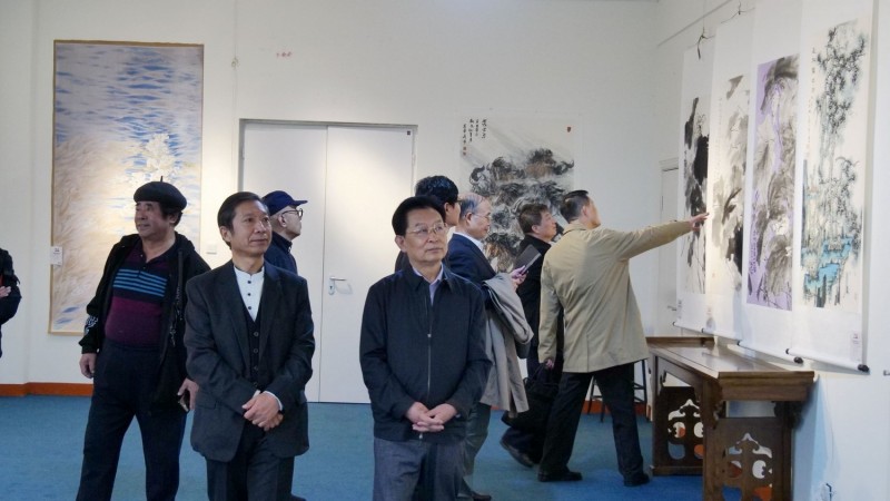 全球華人書法大展暨中國(guó)徐悲鴻畫院成立30周年國(guó)際水墨畫邀請(qǐng)展在京開幕