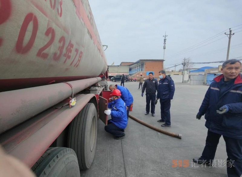 中石化安陽公司組織成品油運輸車輛檢查